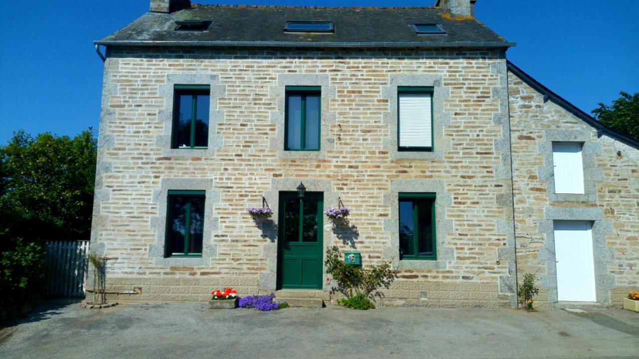 Vive Les Vacances Plouguenast-Langast Exterior photo